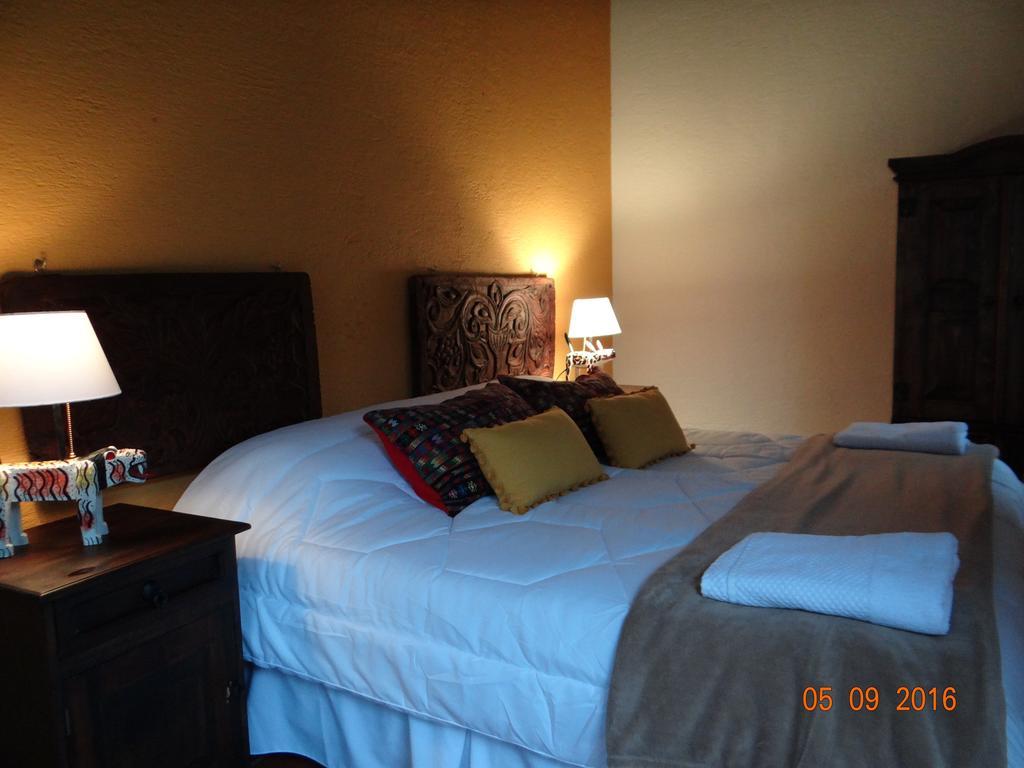Casa Naranjo Bed & Breakfast Antigua ภายนอก รูปภาพ