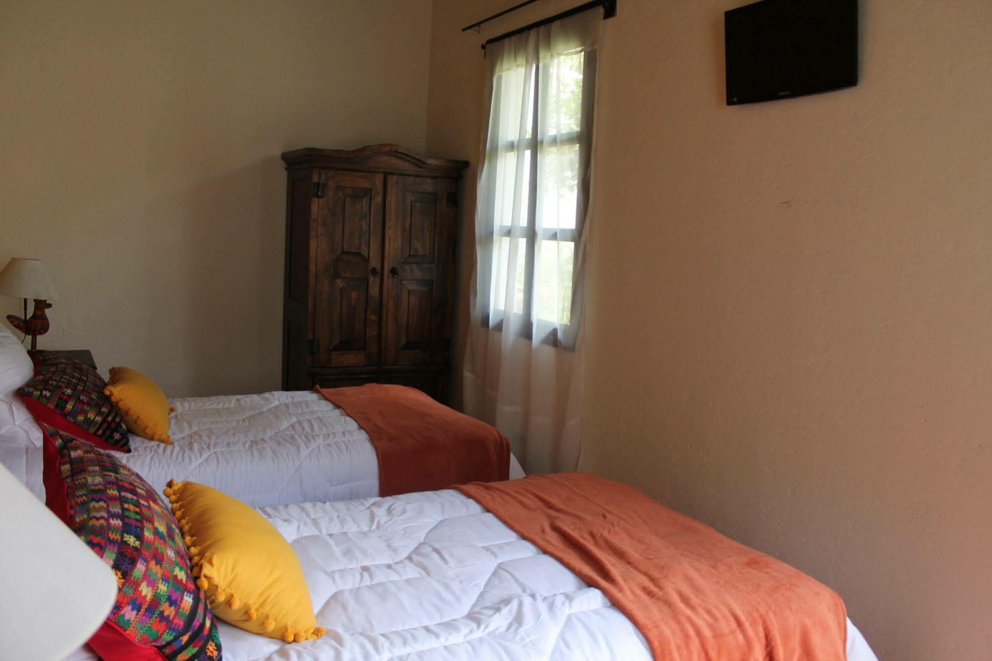 Casa Naranjo Bed & Breakfast Antigua ภายนอก รูปภาพ