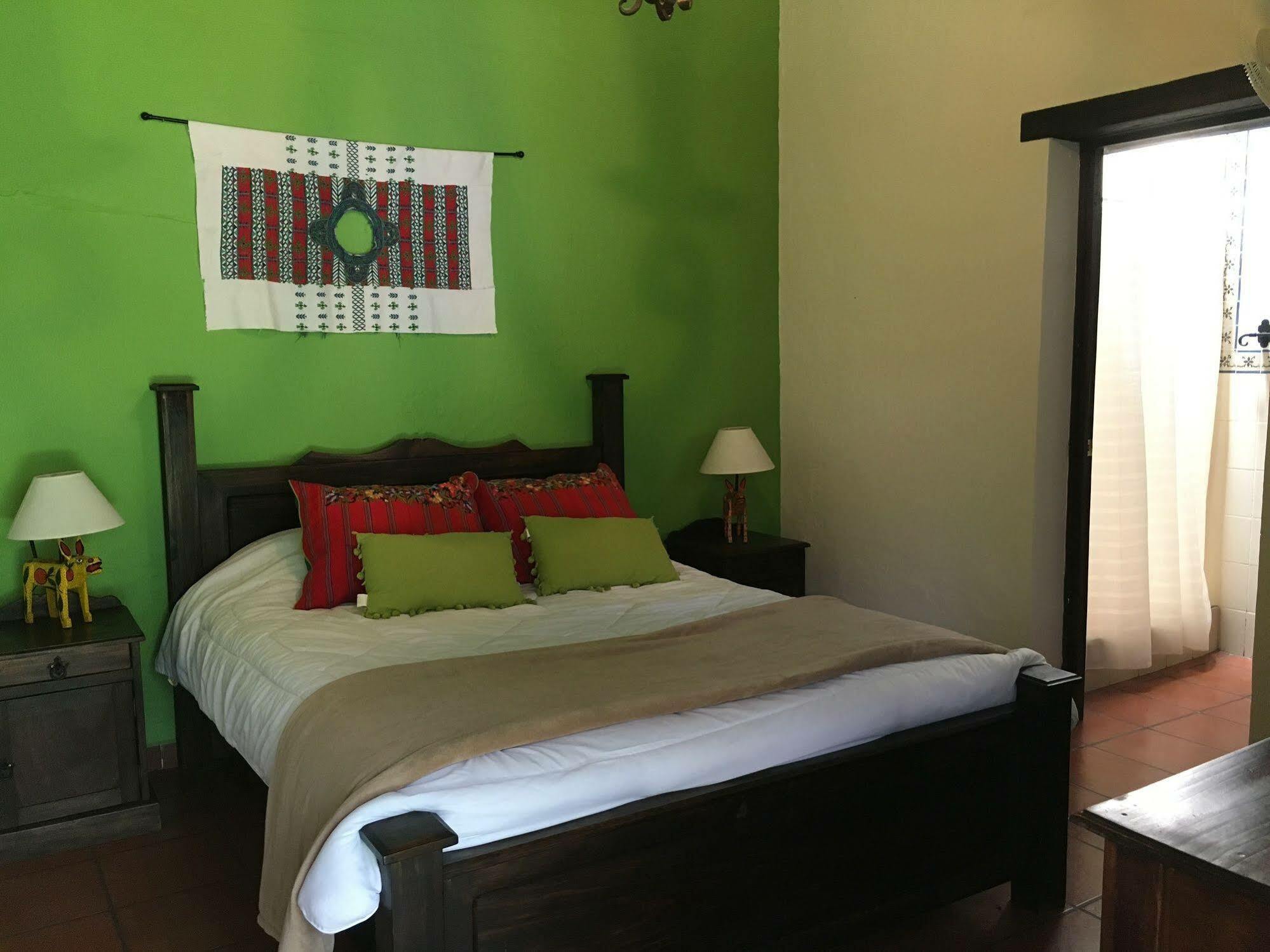 Casa Naranjo Bed & Breakfast Antigua ภายนอก รูปภาพ