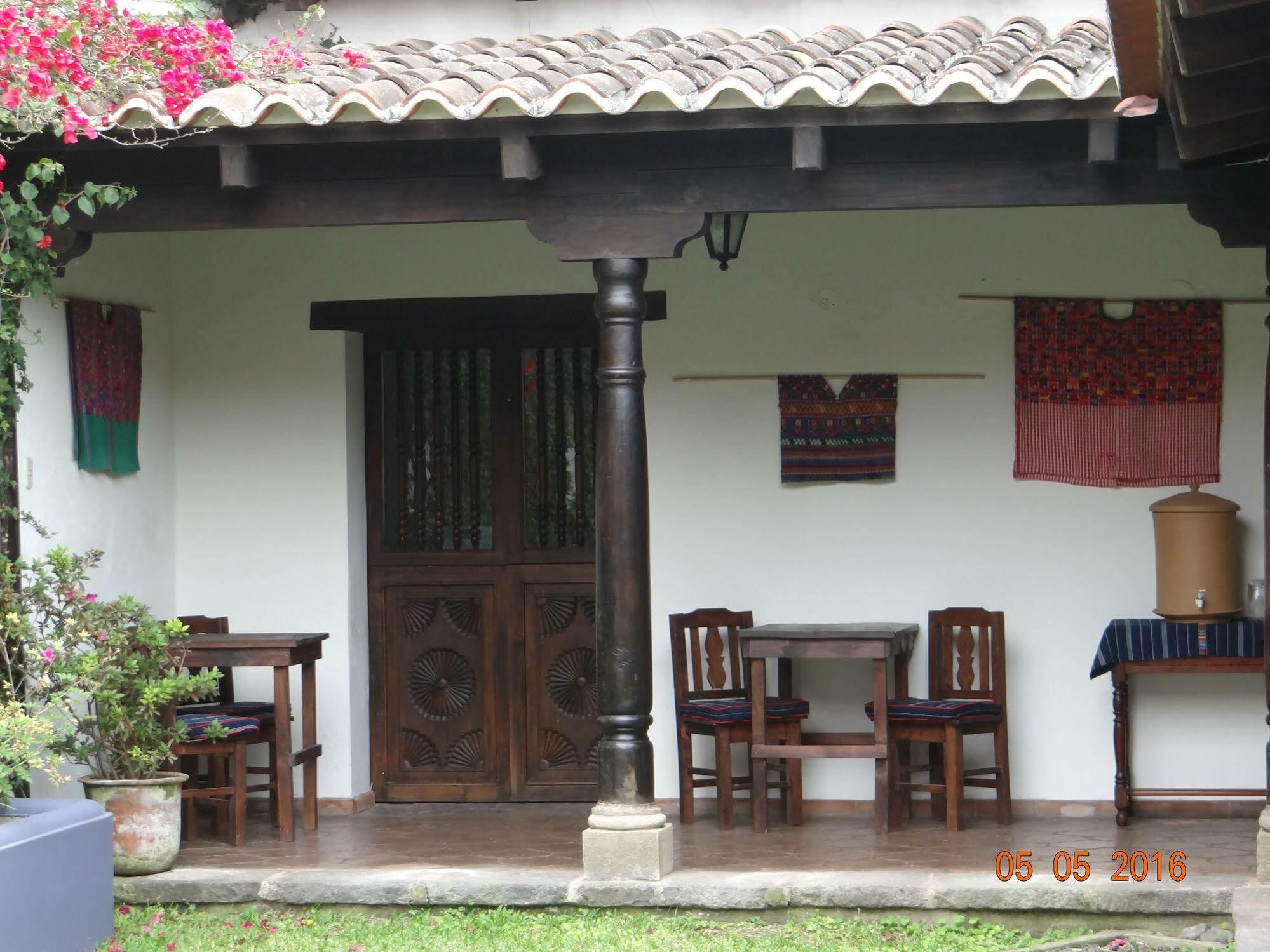 Casa Naranjo Bed & Breakfast Antigua ภายนอก รูปภาพ