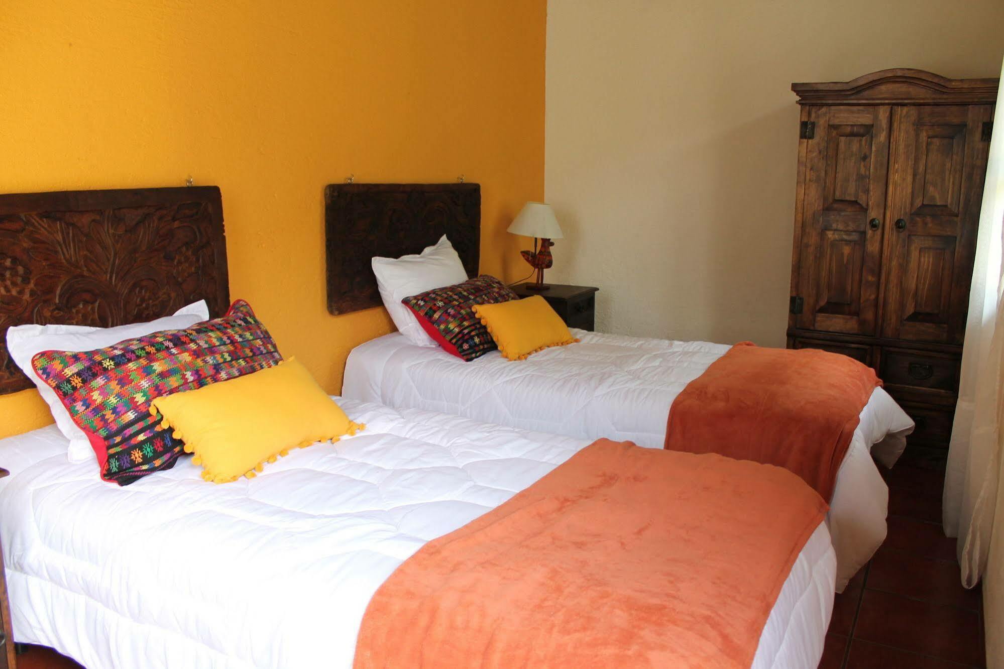 Casa Naranjo Bed & Breakfast Antigua ภายนอก รูปภาพ
