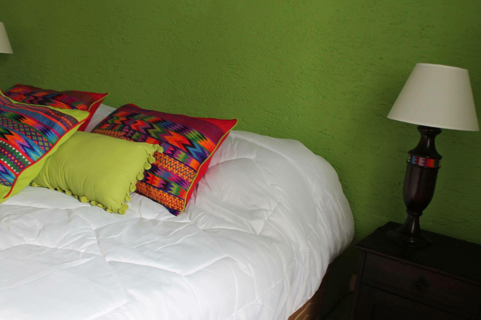 Casa Naranjo Bed & Breakfast Antigua ภายนอก รูปภาพ